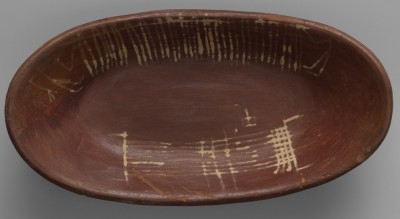 Figure 4. Pre-dynastic Egyptian platter with depiction of a loom, c. 3600 BC, excavated at Badari tomb 3802; courtesy of the Petrie Museum, UCL (UC9547); photograph by Anna-Marie Kellen, Metropolitan Museum of Art.